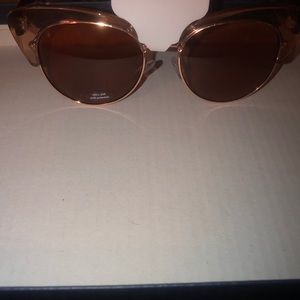 🎁 Stylish Sunglasses
